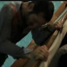 Charlie Winston sort de la piscine lors du concert Talent Tout Neuf : le live pour W9