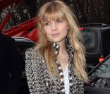 Clémence Poésy à son arrivée au Défile Chanel Haute Couture à Paris le 24 janvier 2012
