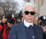 Karl Lagerfeld à son arrivée au Défile Chanel Haute Couture à Paris le 24 janvier 2012