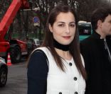 Amira Casar à son arrivée au Défile Chanel Haute Couture à Paris le 24 janvier 2012