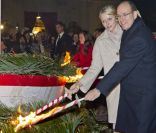 Albert et Charlene, avec Stéphanie et Alexandra, s'enflamment pour Sainte-Dévote