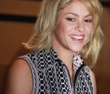 Shakira interprétait la  Marseillaise  lors des NRJ Music Awards 2011. La Colombienne a été faite chevalier des Arts et des Lettres le 28 janvier 2012.