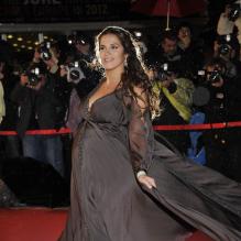 Elisa Tovati, bientôt au terme de sa seconde grossesse, a malgré tout honoré de sa présence les 13e NRJ Music Awards, où elle était nominée deux fois, avec beaucoup de grâce, à Cannes le 28 janvier 2012.