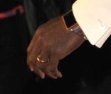 Seal porte toujours son alliance lorqu\'il arrive à la 13e cérémonie des NRJ Music Awards au Palais des Festivals à Cannes le 28 janvier 2012 à Cannes <br />
