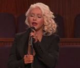 Christina Aguilera, aux funérailles d'Etta James, brille par son inélégance