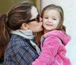 Jennifer Garner, enceinte, et Seraphina font des courses à Los Angeles, le 31 janvier 2012
