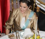 La princesse Mary de Danemark était une fois de plus magnifique en tenue d'apparat pour un dîner célébrant le jubilé des 40 ans de règne de la reine Margrethe, le 1er février 2012 au palais de Christiansborg.