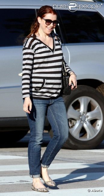 Alyson Hannigan radieuse arbore un wet look réussi à Los Angeles le 3 février 2012.