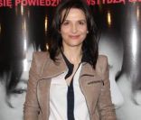 Juliette Binoche, décontractée mais élégante pour défendre un film difficile