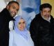 Rashid Debbouze et ses parents à l'avant-première de La Désintégration, au Comedy Club de Paris le 8 février 2012.