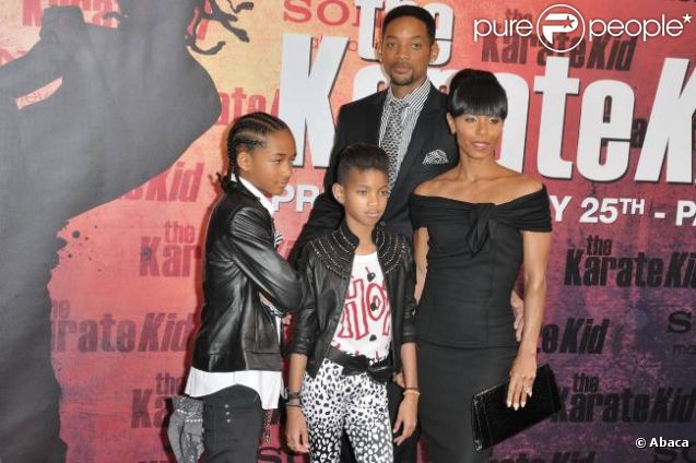 Jaden Smith, Willow Smith, Jada Pinkett Smith and Will Smith, en juillet 2010 à Paris.