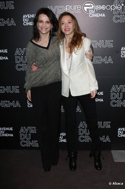 Sylvie Testud et Juliette Binoche à Paris, le 7 février 2012.
