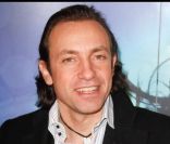 <p>Philippe Candeloro lors de la première d\'Holiday on Ice au Zenith de Paris le 10 février 2012</p>