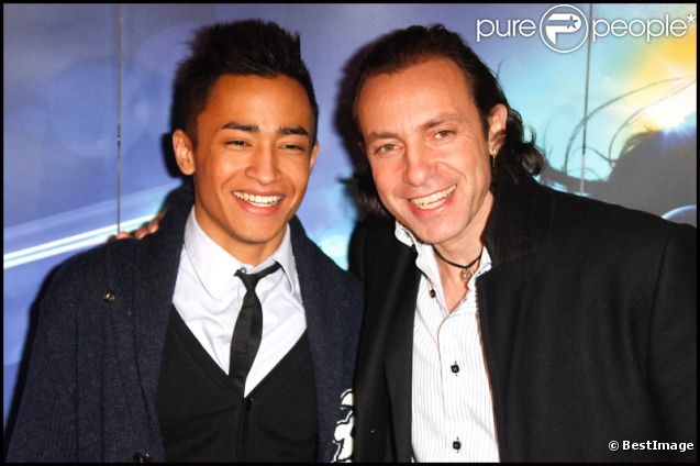  Florent Amodio et Philippe Candeloro lors de la première d'Holiday on Ice au Zenith de Paris le 10 février 2012 
 &nbsp; 