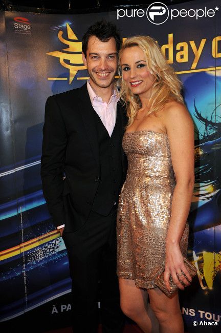 Élodie Gossuin et son mari Bertrand Lacherie lors de la première d'Holliday On Ice 'Speed' au Zenith de Paris le jeudi 9 février 2012