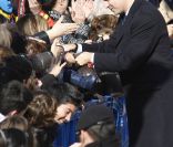 Les admirateurs du prince et de la princesse des Asturies étaient nombreux malgré le froid. 
 Le prince Felipe et la princesse Letizia d'Espagne ont bravé le froid jeudi 9 février 2012 pour célébrer la fin des travaux de rénovation de la cathédrale Santa Maria de la Huerta de Tarazona. 