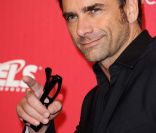 John Stamos au gala MusiCares qui honorait Paul McCartney à Los Angeles, le 10 février 2012.