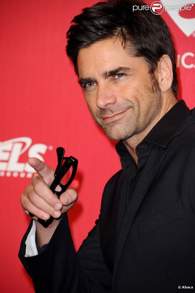 John Stamos au gala MusiCares qui honorait Paul McCartney à Los Angeles, le 10 février 2012.