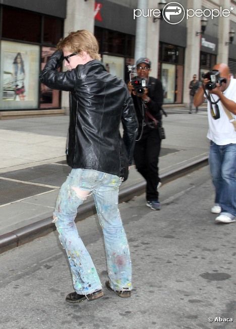 Macaulay Culkin se cache dans les rues de Manhattan, le 27 septembre 2012