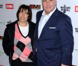 Mitch et Janis Winehouse lors de la soirée EMI après les Grammy Awards, dans les locaux de Capitol Records à Los Angeles, le 12 février 2012.