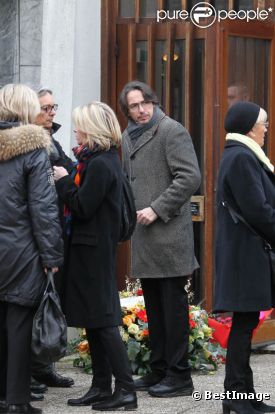 Florian Gazan lors des obsèques de son père, Jean-Pierre Spiero, en l'église protestante de Saint-Maur-des-Fossés, vendredi 17 février 2012