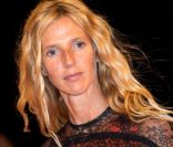Sandrine Kiberlain et Emmanuelle Devos dans un quartier chic avec Richard Berry