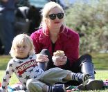 Gwen Stefani : Petit cheval, vélo, fous rires et chute avec Zuma et Kingston