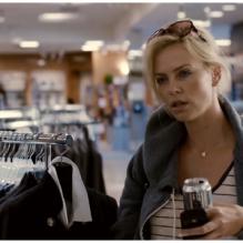 Charlize Theron dans un extrait du film Young Adult