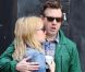 Olivia Wilde et son petit ami Jason Sudeikis passent un moment romantique dans les rues de Manhattan le 14 avril 2012 à New York