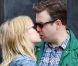 Olivia Wilde et son petit ami Jason Sudeikis : baiser plein de tendresse pour le couple dans les rues de Manhattan le 14 avril 2012 à New York