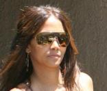 Halle Berry même chez le dentiste... so sexy !