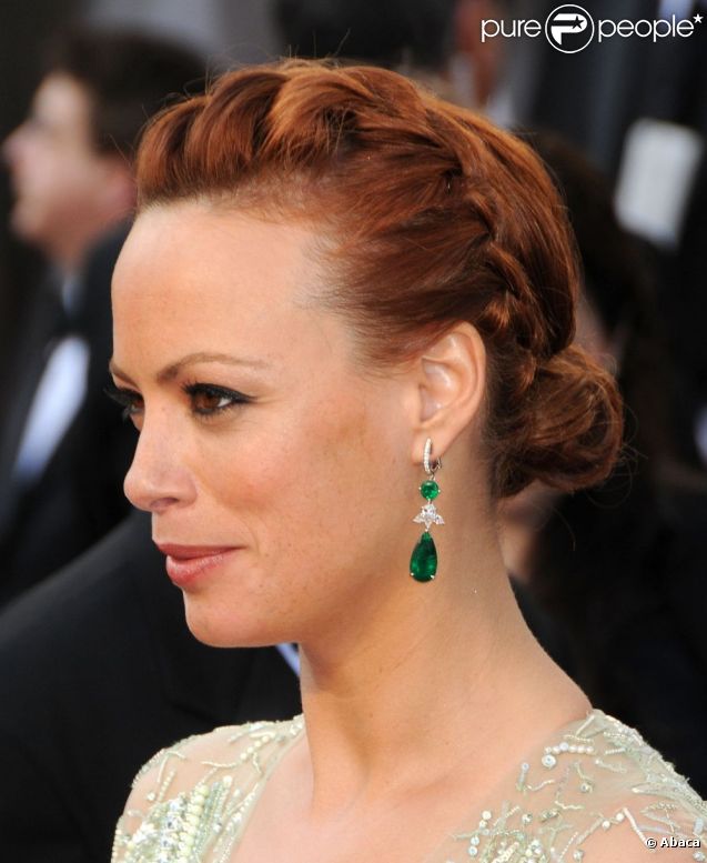 Coiffure fraîche et naturelle pour une Bérénice Bejo exquise en Elie Saab sur le red carpet des Oscars