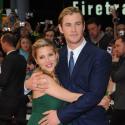 Elsa Pataky : Enceinte et radieuse pour soutenir son mari en terre anglaise