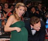 Tom Hiddleston et Elsa Pataky, complices sur le tapis rouge de l\'avant-première du film Avengers. Londres, le 19 avril 2012.