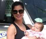 Roselyn Sanchez : Une maman subjuguée par sa petite merveille Sebella