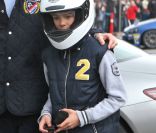 Le prince Joachim de Danemark, passionné de sport automobile, avec ses deux fils aînés, les princes Nikolai (12 ans) et Felix (9 ans), à l\'International Racing Festival de Copenhague le 22 avril 2012.