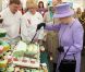 Elizabeth II passe déjà au gâteau, celui du mariage de William et Kate en vente