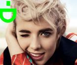 Agyness Deyn habillée en Balenciaga sur la couverture du magazine i-D pour son numéro It\'s Show Time !.