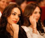 Sofia Essaïdi, Elsa Zylberstein et Yamina Benguigui : superbes pour Aïcha !