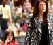 Julianne Moore et Onata Aprile sur le tournage de  What Maisie Knew,  à New York en août 2012.
