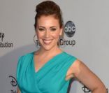 Alyssa Milano affiche fièrement sa nouvelle silhouette devant Kerry Washington