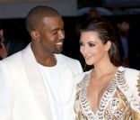 Kanye West n\'avait d\'yeux que pour sa belle, Kim Kardashian, lors de l\'avant-première du film Cruel Summer. Cannes, le 23 mai 2012.