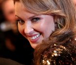 Kylie Minogue : montée de marches du film <em>Holy Motors</em> à Cannes, le 23 mai 2012.