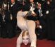 Zlata, contorsionniste russe qui joue dans Holy Motors et fait des éclats sur le tapis rouge du film, lors du Festival de Cannes 2012