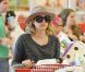 Emma Roberts se rend dans un supermarché Target à Los Angeles, le 15  mai 2012.