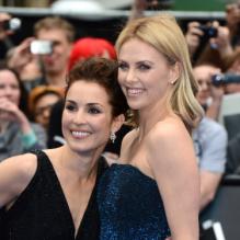 Charlize Theron et Noomi Rapace à l'avant-première de <em>Prometheus</em> à Londres, le 31 mai 2012.