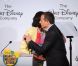 Michelle Obama et Robert A. Iger lors d'une l'annonce de l'engagement de Walt Disney, dans la lutte contre l'obésité, à Washington le 5 juin 2012