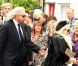 Barry Gibb et la veuve Dwina aux obsèques de Robin Gibb à Thame le 7 juin 2012.