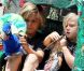 Kingston et Zuma, six et trois ans, en visite au Zoo avec leurs nounous. Los Angeles, le 9 juin 2012.