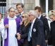 Jacques Vendroux, Françoise Boulain et son fils Gary lors des obsèques de Thierry Roland le 21 juin 2012 en l'église Sainte-Clotilde à Paris